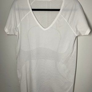 Lululemon Size 12 V neck swiftly tech White